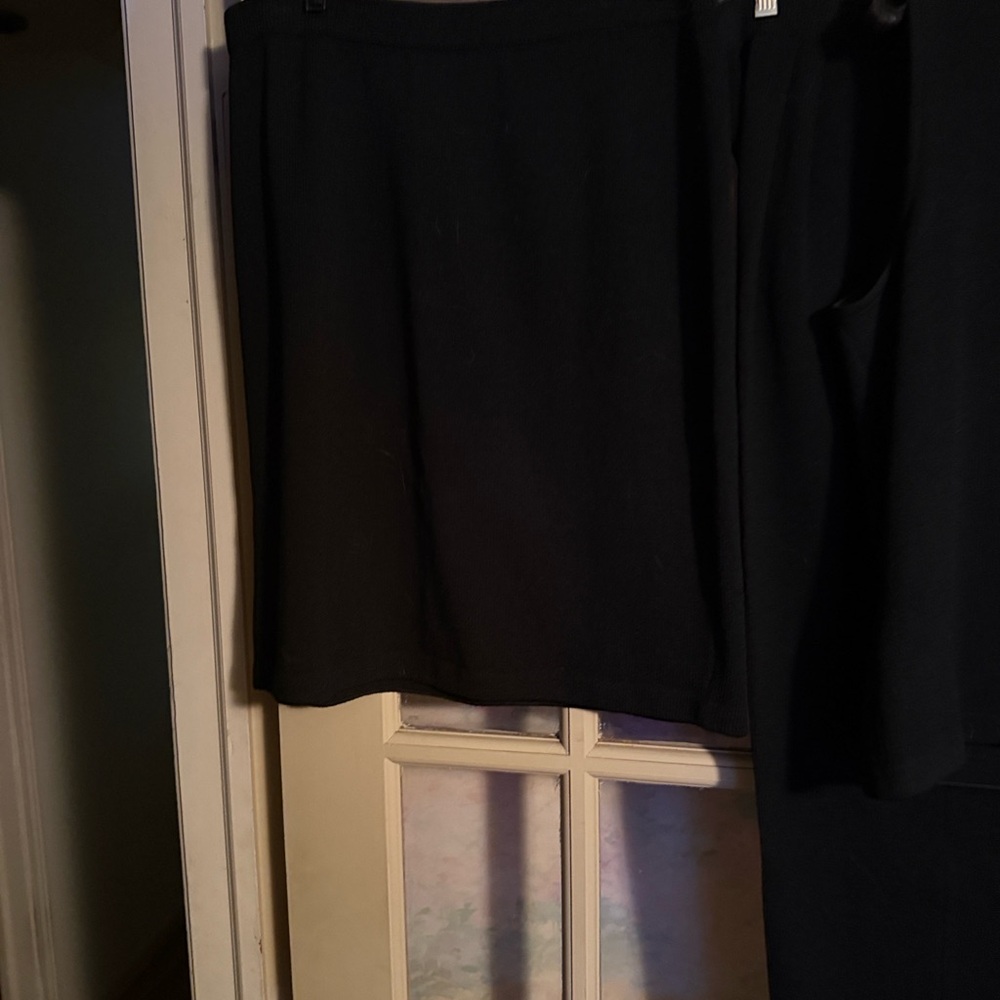 St. John Collection. Hunter Green is the color.(NOT BLACK) 4 items.